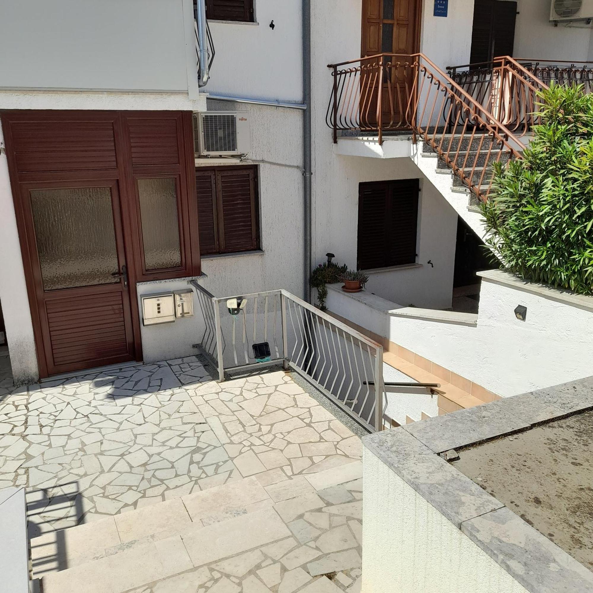 Family Apartment Romina Vrsar Exterior foto